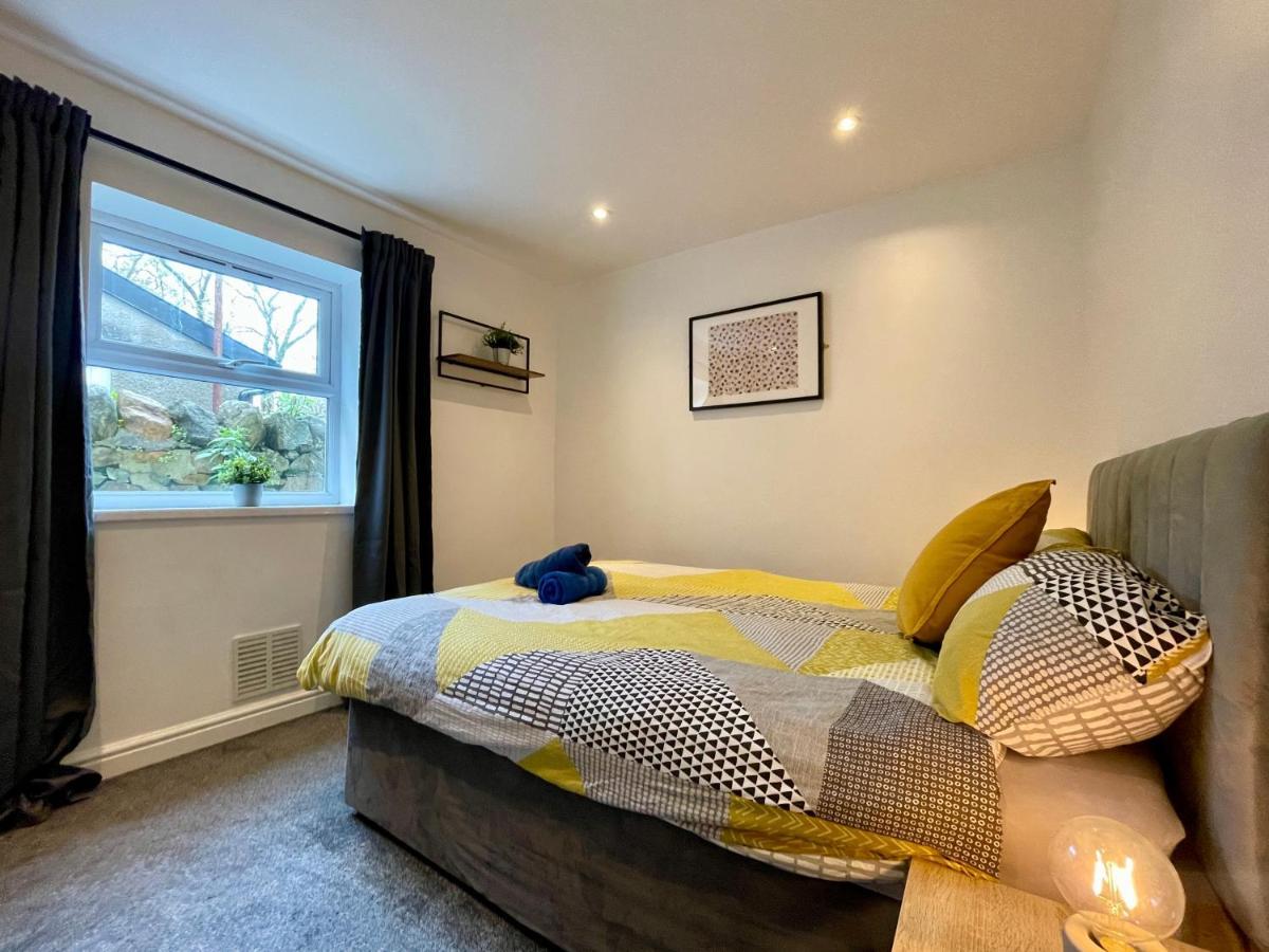 6 Person Apartment In City Centre คาร์ดิฟฟ์ ภายนอก รูปภาพ