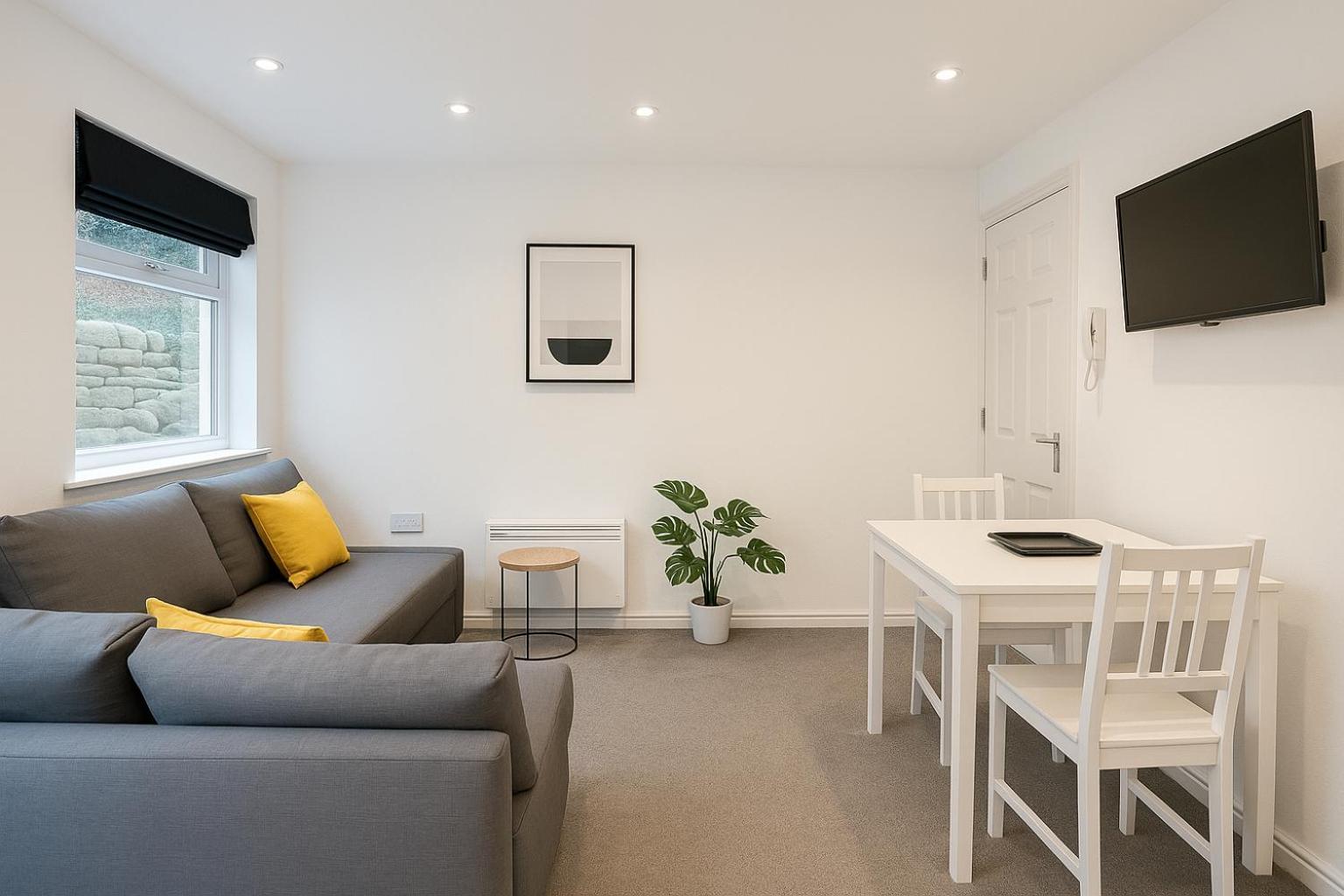 6 Person Apartment In City Centre คาร์ดิฟฟ์ ภายนอก รูปภาพ