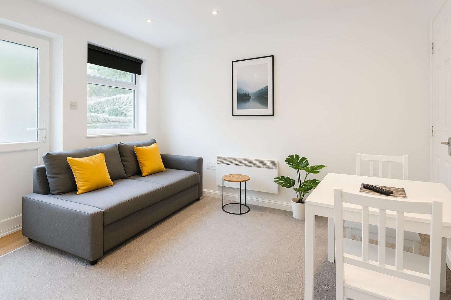 6 Person Apartment In City Centre คาร์ดิฟฟ์ ภายนอก รูปภาพ